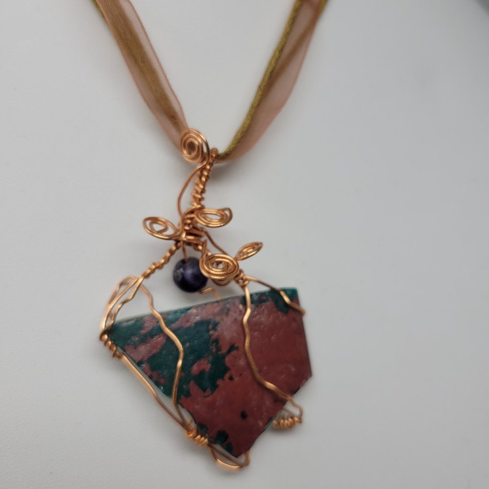 Mixed Media Necklace /Goldtone Curly Q Wiring Around Trianble Glass Piece 18"